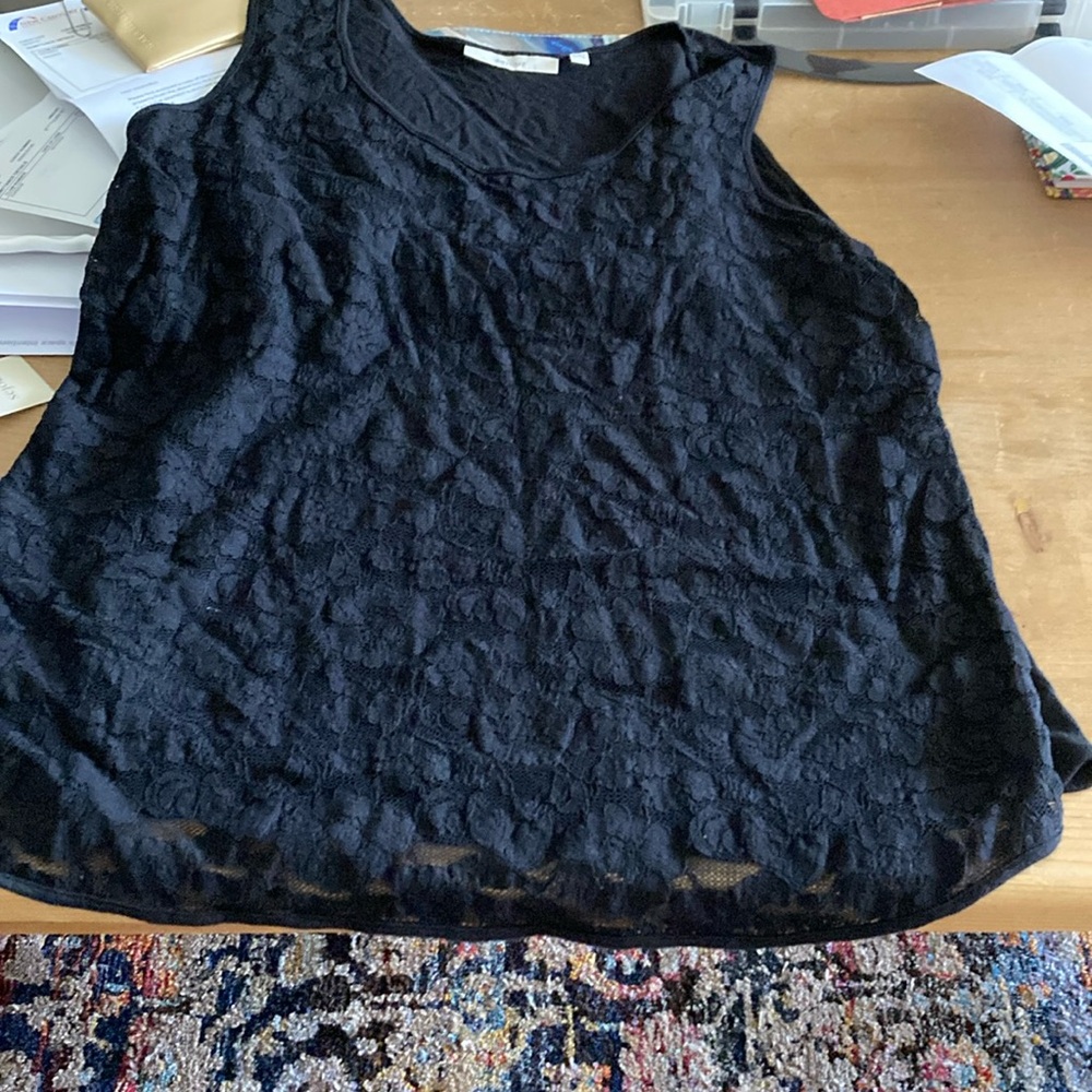 Black sleeveless shirt
